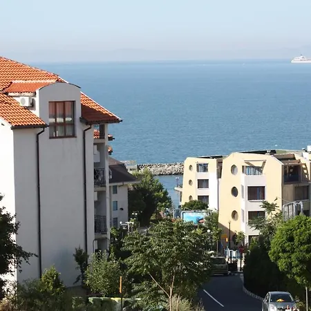 Aparthotel Triumph Village Sveti Vlas