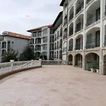 아파트호텔 Triumph Village 스베티 블라스