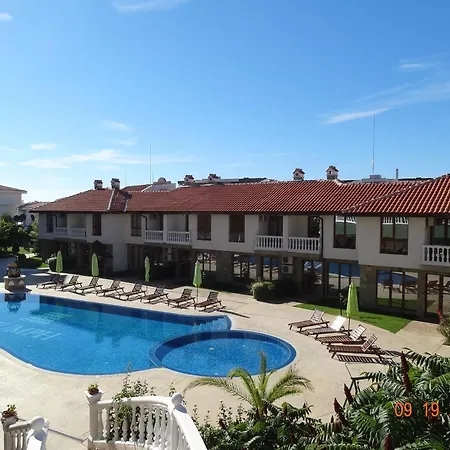 Lägenhetshotell Triumph Village Sveti Vlas
