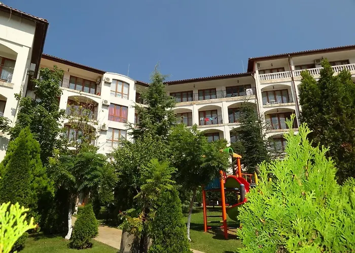 Aparthotel Triumph Village 4*